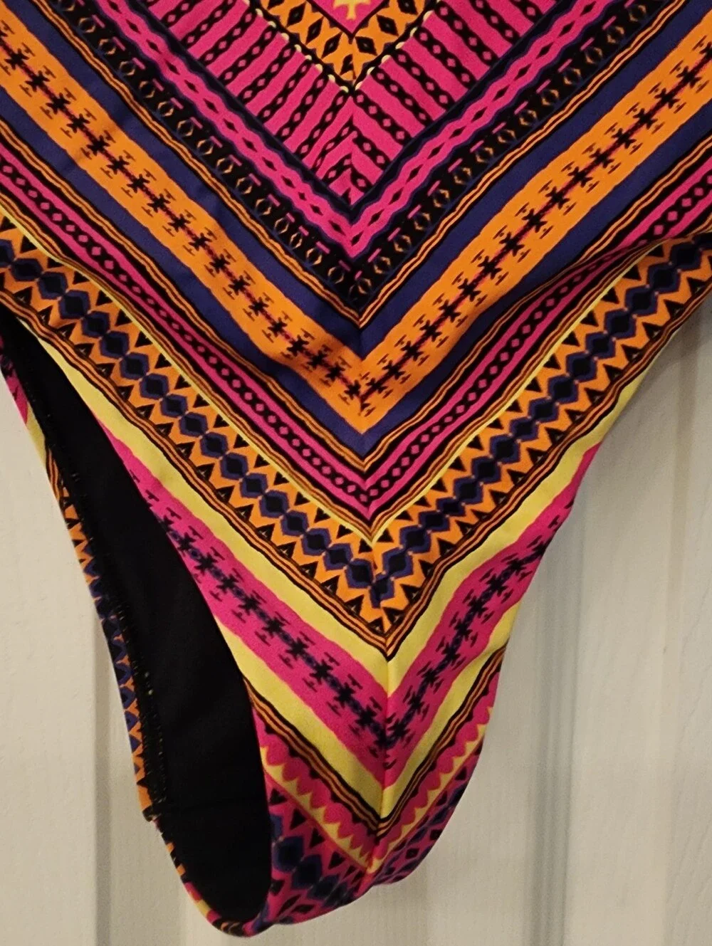 Hurley Women Surf UPF 50+ Zumba Cheeky High Leg One-Piece Swimsuit